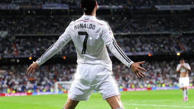 Cristiano Ronaldo Pose, a Others live wallpaper for Mac