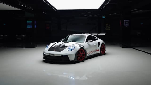 Porsche 911 Gt3 Rs Garage, a Cars live wallpaper for Mac