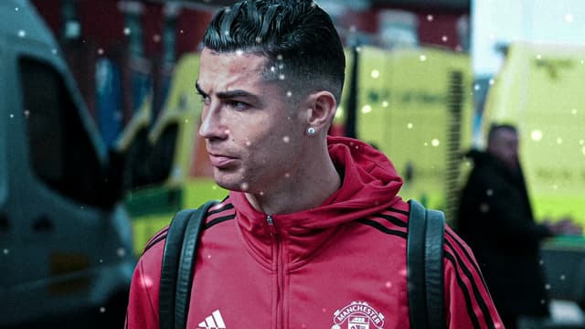 Ronaldo Near the Bus, a Others live wallpaper for Mac
